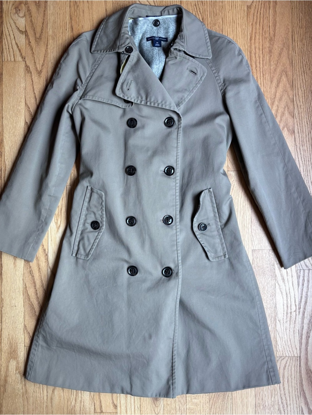 GAP Women's Double-Breasted Trench Coat in Taupe XS